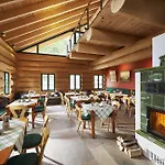 Therme Szálloda Bad Teinach-Zavelstein