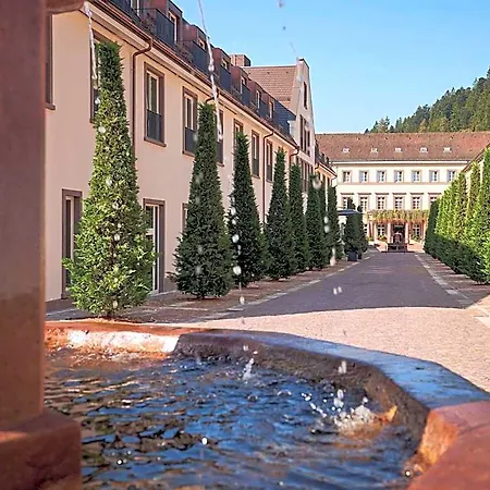 Therme Szálloda Bad Teinach-Zavelstein