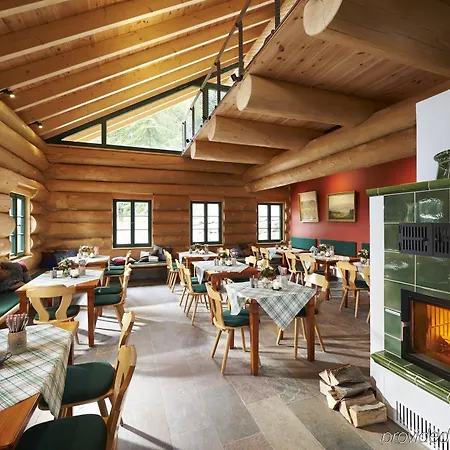 Therme Szálloda Bad Teinach-Zavelstein